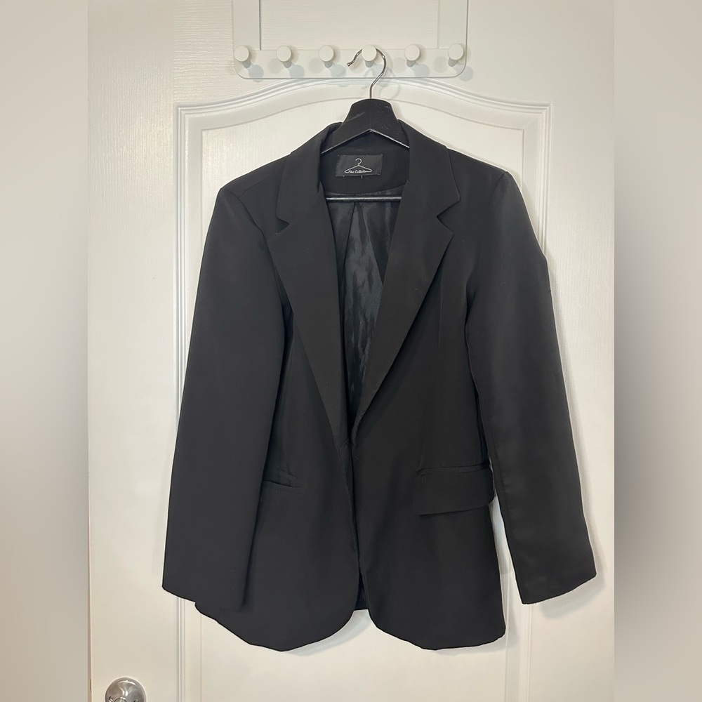 Black blazer for women